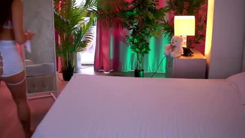 Snapshot of arabian_beautyy chatting on February 6, 7:45 am IsaBella online show from February 6, 7:45 am