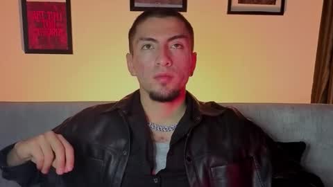 Snapshot of aresmassimox chatting on November 16, 4:07 am Mateo online show from November 16, 4:07 am