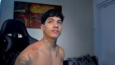 Snapshot of aress444 chatting on December 17, 8:59 pm aress444 online show from December 17, 8:59 pm