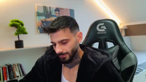 Snapshot of aressteel chatting on October 3, 6:21 am Ares Steel online show from October 3, 6:21 am