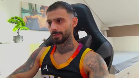 Snapshot of aressteel chatting on October 31, 12:28 pm Ares Steel online show from October 31, 12:28 pm