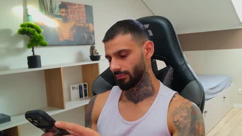 Snapshot of aressteel chatting on November 26, 1:23 pm Ares Steel online show from November 26, 1:23 pm