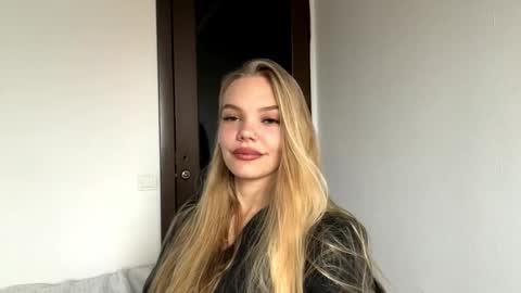 Snapshot of argeliaboivin chatting on November 7, 5:51 am Amelia online show from November 7, 5:51 am