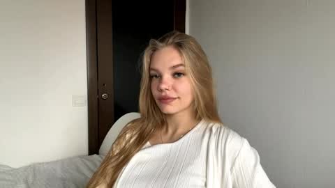 Snapshot of argeliaboivin chatting on November 14, 5:39 am Amelia online show from November 14, 5:39 am