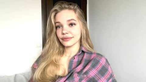 Snapshot of argeliaboivin chatting on November 25, 5:51 am Amelia online show from November 25, 5:51 am