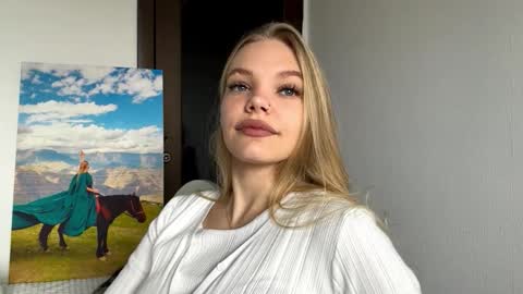 Snapshot of argeliaboivin chatting on December 4, 8:34 am Amelia online show from December 4, 8:34 am