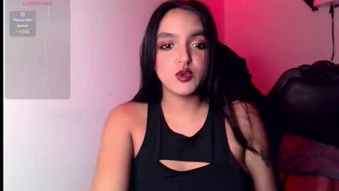 Snapshot of ari_20_ chatting on November 2, 1:52 am Bella online show from November 2, 1:52 am