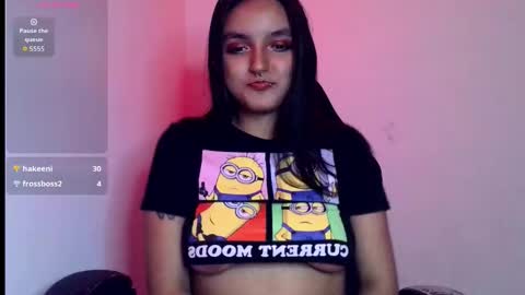 Snapshot of ari_20_ chatting on November 14, 8:07 pm Bella online show from November 14, 8:07 pm