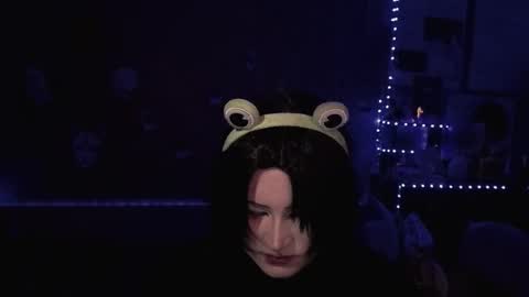 Ahri online show from September 28, 6:13 pm