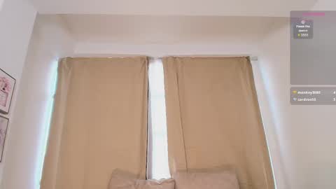 Snapshot of ari_es chatting on September 11, 2:50 pm Ari online show from September 11, 2:50 pm