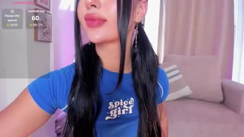 Snapshot of ari_es chatting on December 5, 3:20 pm Ari online show from December 5, 3:20 pm