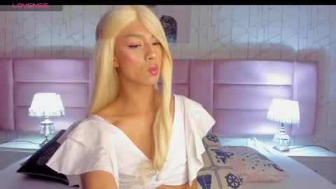 Snapshot of ari_sunshine chatting on December 18, 7:52 pm Ari online show from December 18, 7:52 pm