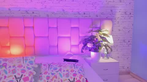 Snapshot of ari_sunshine chatting on December 27, 10:05 pm Ari online show from December 27, 10:05 pm