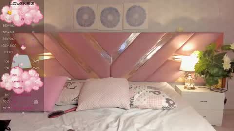 Snapshot of ari_sunshine chatting on January 13, 12:41 am Ari online show from January 13, 12:41 am