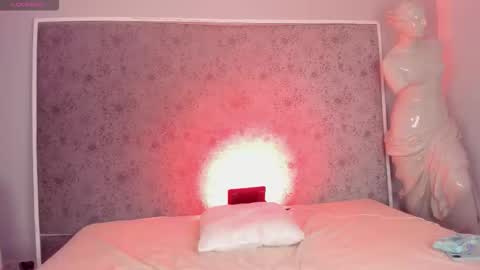 Snapshot of ari_sunshine chatting on September 23, 4:59 am Ari online show from September 23, 4:59 am