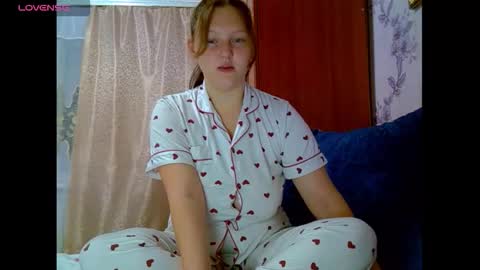 Snapshot of aria__dark chatting on September 18, 10:34 pm Aria online show from September 18, 10:34 pm