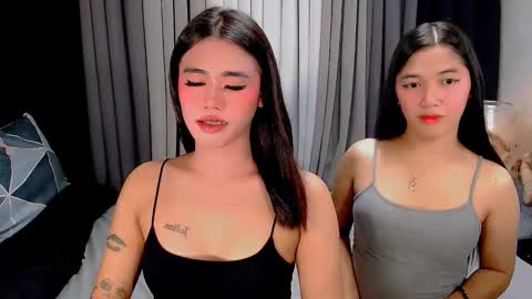 Snapshot of aria_fucks chatting on December 4, 6:12 am ARIA online show from December 4, 6:12 am