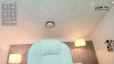 Snapshot of aria_li chatting on November 27, 12:07 pm aria online show from November 27, 12:07 pm