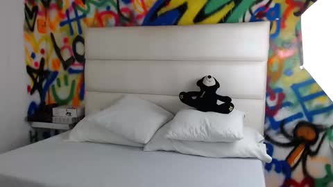 Snapshot of aria_martiin chatting on December 6, 11:54 am aria online show from December 6, 11:54 am