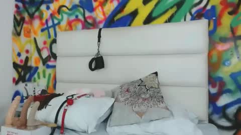 Snapshot of aria_martiin chatting on March 6, 6:05 pm aria online show from March 6, 6:05 pm