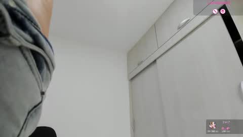 ariacoral online show from April 18, 1:26 pm