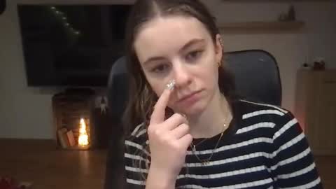 Snapshot of ariacreazy chatting on December 5, 9:50 pm AriaCreazy online show from December 5, 9:50 pm