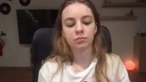 Snapshot of ariacreazy chatting on December 6, 9:13 pm AriaCreazy online show from December 6, 9:13 pm