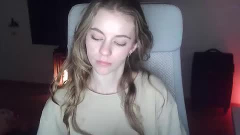 Snapshot of ariacreazy chatting on December 18, 9:32 pm AriaCreazy online show from December 18, 9:32 pm