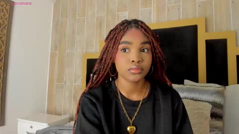 Snapshot of ariafoster chatting on October 19, 12:11 am Aria Foster online show from October 19, 12:11 am