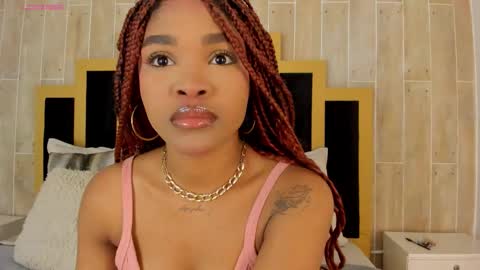 Snapshot of ariafoster chatting on October 26, 12:05 am Aria Foster online show from October 26, 12:05 am