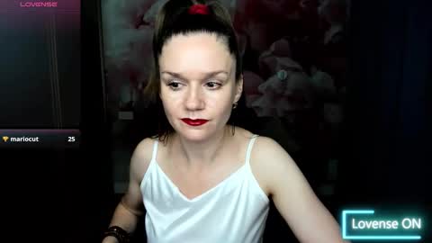 Snapshot of ariagrays chatting on November 4, 5:17 am AriaGray online show from November 4, 5:17 am