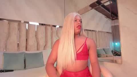 Snapshot of ariana_grande233 chatting on March 4, 11:49 am ariana_grande233 online show from March 4, 11:49 am