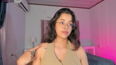 Ariana  online show from December 7, 8:05 pm