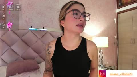 Snapshot of ariana_villada chatting on November 6, 3:18 am Ari online show from November 6, 3:18 am