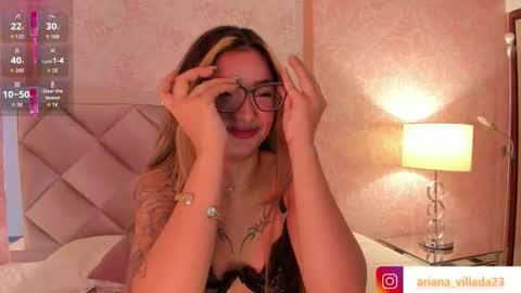 Snapshot of ariana_villada chatting on November 10, 12:53 am Ari online show from November 10, 12:53 am