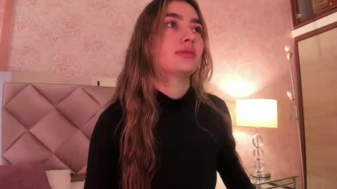 Snapshot of ariana_villada chatting on December 4, 3:27 am Ari online show from December 4, 3:27 am