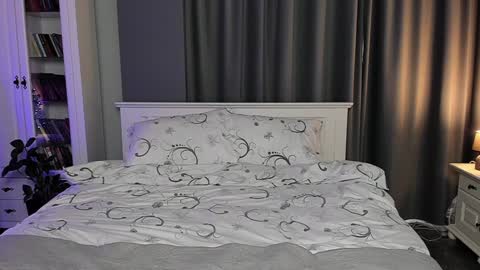 Snapshot of arianasage_ chatting on December 14, 12:33 pm Ana online show from December 14, 12:33 pm