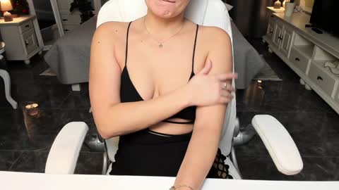 Snapshot of arianasage_ chatting on December 28, 2:53 pm Ana online show from December 28, 2:53 pm