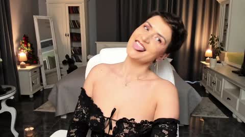 Snapshot of arianasage_ chatting on January 23, 9:39 am Ana online show from January 23, 9:39 am