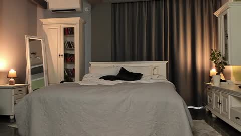 Snapshot of arianasage_ chatting on January 25, 10:08 am Ana online show from January 25, 10:08 am