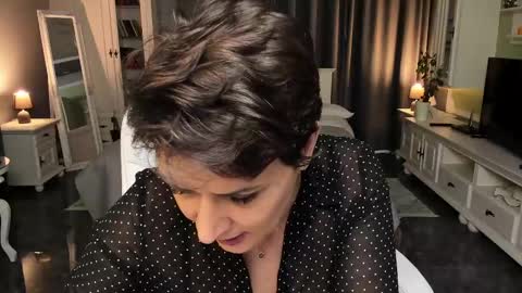 Snapshot of arianasage_ chatting on February 17, 12:27 pm Ana online show from February 17, 12:27 pm