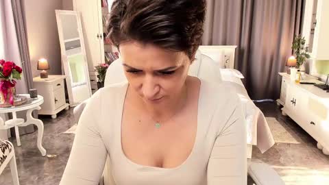 Snapshot of arianasage_ chatting on February 22, 1:13 pm Ana online show from February 22, 1:13 pm