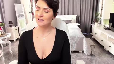 Snapshot of arianasage_ chatting on March 6, 11:58 am Ana online show from March 6, 11:58 am