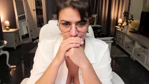 Snapshot of arianasage_ chatting on October 16, 4:52 pm Ana online show from October 16, 4:52 pm