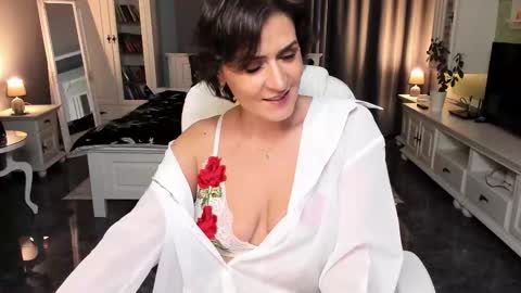 Snapshot of arianasage_ chatting on November 5, 3:12 pm Ana online show from November 5, 3:12 pm