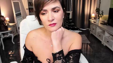 Snapshot of arianasage_ chatting on November 8, 12:16 pm Ana online show from November 8, 12:16 pm