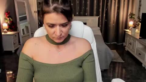 Snapshot of arianasage_ chatting on December 14, 12:54 pm Ana online show from December 14, 12:54 pm