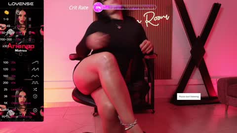 Snapshot of arianna__smith_ chatting on February 4, 7:33 pm Arianna online show from February 4, 7:33 pm