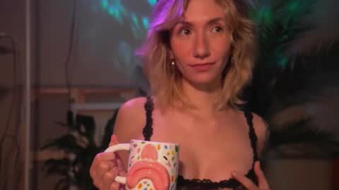 Snapshot of arianna_richi chatting on October 26, 5:46 am Olivka online show from October 26, 5:46 am