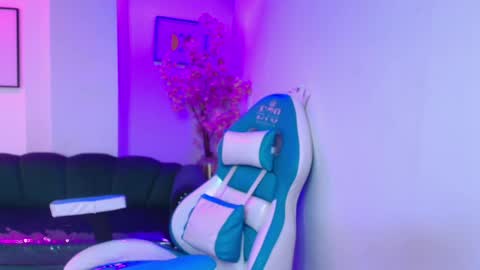 arianna_sweeet online show from April 7, 4:13 am